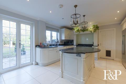 5 bedroom detached house for sale, 3a Wood End Close, Farnham Common, Buckinghamshire, SL2