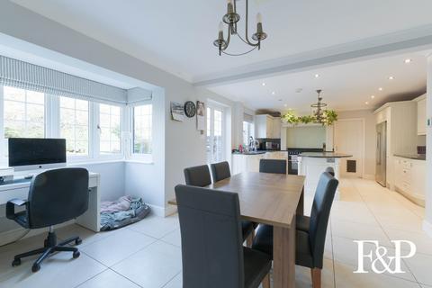 5 bedroom detached house for sale, Wood End Close, Farnham Common