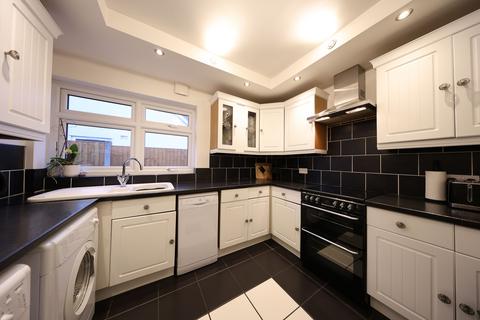 14 Ashley Gardens, Grays, RM16 2LR