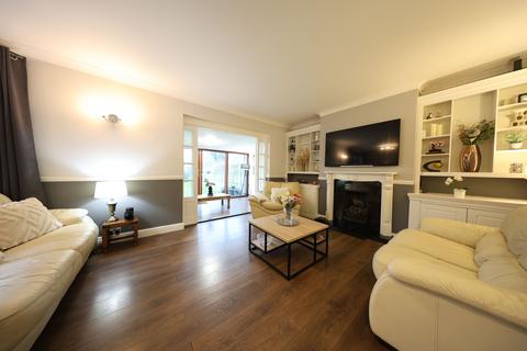 14 Ashley Gardens, Grays, RM16 2LR