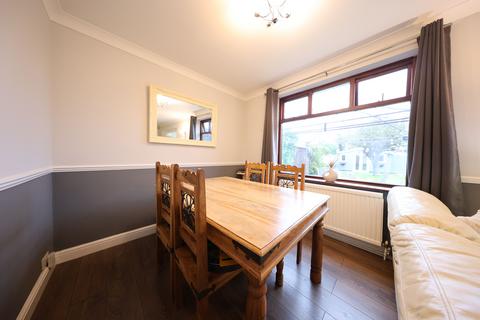 14 Ashley Gardens, Grays, RM16 2LR