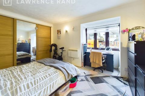 1 bedroom flat for sale, Oak Avenue, Ickenham, Uxbridge, Middlesex, UB10