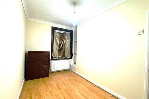 2 bedroom terraced house to rent, Sparsholt Road, Barking