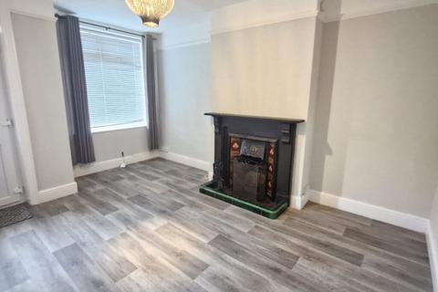 2 bedroom terraced house to rent, Springfield Road