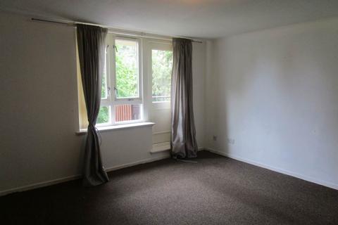 2 bedroom flat to rent, 4 (Flat 6) Dryburgh Gardens, ,