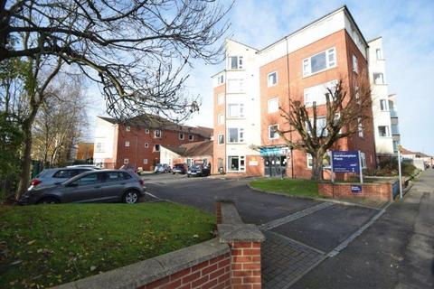 2 bedroom apartment for sale, Northampton Avenue, Slough, Berkshire, SL1