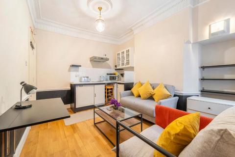 Studio to rent, Covent Garden, London WC2N