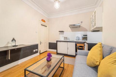 Studio to rent, Covent Garden, London WC2N