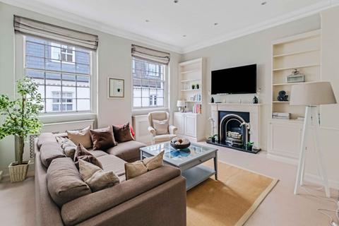 3 bedroom mews to rent, Queen's Gate Place Mews, SW7