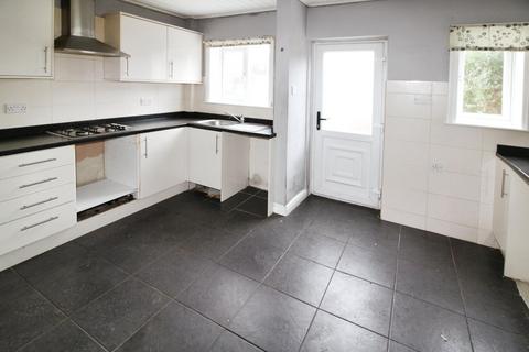 3 bedroom terraced house for sale, Westfield Avenue, Castleford WF10