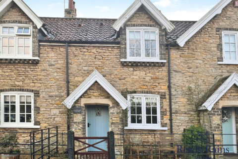 2 bedroom terraced house to rent, Main Street, Brough HU15