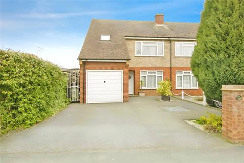 5 bedroom semi-detached house to rent, Spring Rise, Surrey TW20