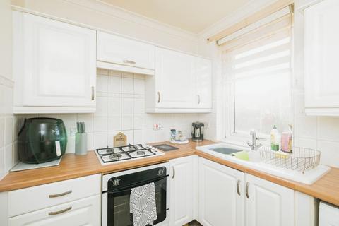 2 bedroom flat for sale, Loganlea Place, Edinburgh EH7