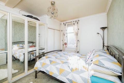 75 Loganlea Place, Edinburgh, EH7 6PE