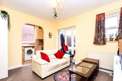 2 bedroom flat to rent, Cavendish Grove, Hampshire SO17