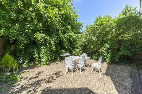 1 bedroom flat to rent, Compton Road, SW19