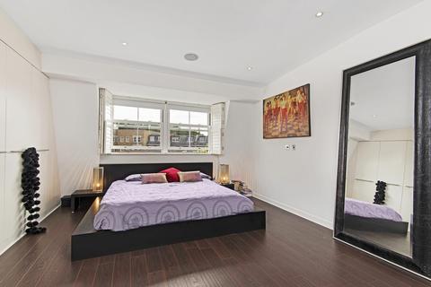 4 bedroom house to rent, Wendle Square, SW11