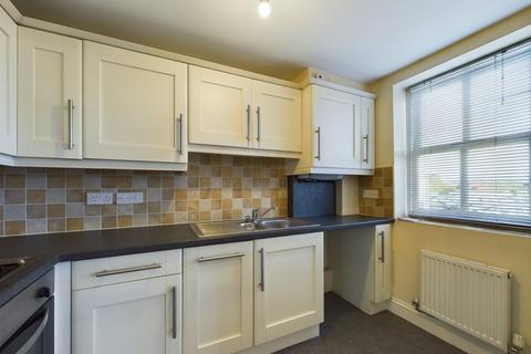 2 bedroom flat for sale, Middle Street South, YO25 6PT