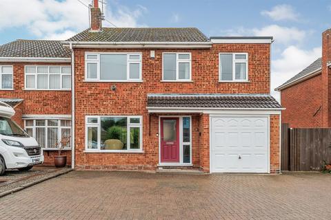 4 bedroom semi-detached house for sale, Southfield Close, Nuneaton