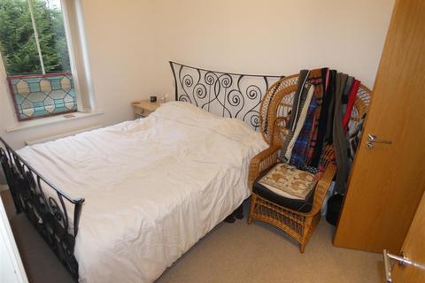 2 bedroom flat to rent, Kingfisher Drive, Maidenhead