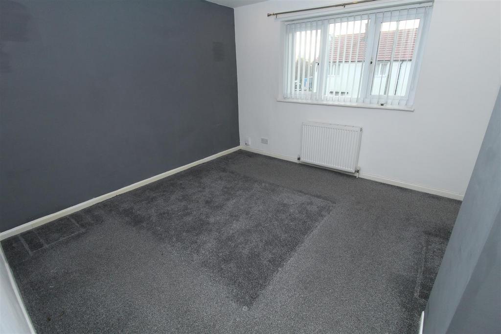 Bed1.JPG