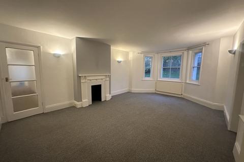 2 bedroom flat to rent, Trinity Crescent, Folkestone, CT20