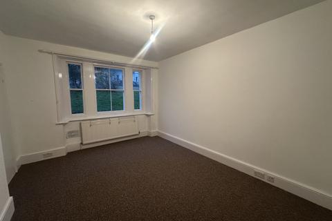 2 bedroom flat to rent, Trinity Crescent, Folkestone, CT20