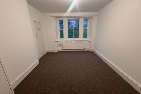 2 bedroom flat to rent, Trinity Crescent, Folkestone, CT20