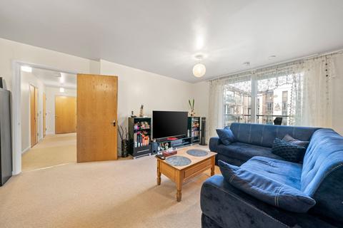 2 bedroom flat for sale, Ealing Road, Brentford TW8