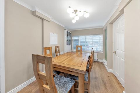 15 Ash Grove, Melbourn, Royston, SG8 6BJ