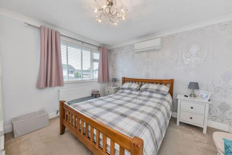 15 Ash Grove, Melbourn, Royston, SG8 6BJ