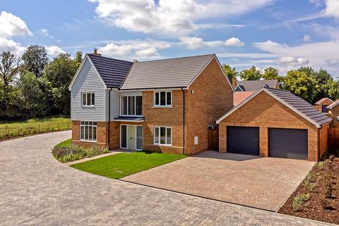 4 bedroom detached house for sale, Queen Elizabeth Close, Royston SG8