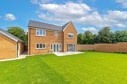 4 bedroom detached house for sale, Queen Elizabeth Close, Royston SG8