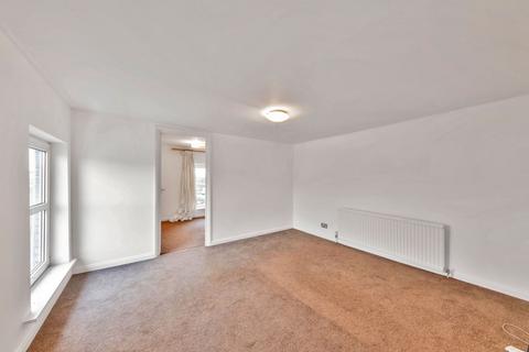 2 bedroom flat for sale, Queens Road, Royston SG8