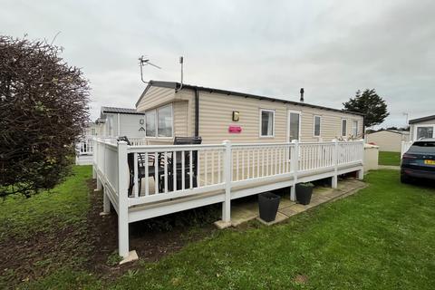 2 bedroom static caravan for sale, Suffolk Sands Caravan Park, Carr Road, Felixstowe IP11