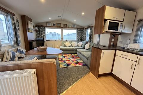 2 bedroom static caravan for sale, Suffolk Sands Caravan Park, Carr Road, Felixstowe IP11