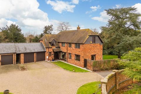 4 bedroom detached house for sale, Manor Gardens, Grendon Underwood HP18