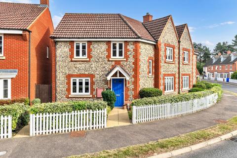 3 bedroom semi-detached house for sale, Hundred Acre Way, Bury St. Edmunds IP28