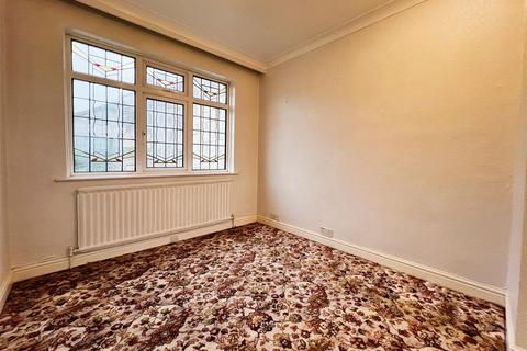 8 Fagley Drive, Bradford, BD2 3LE