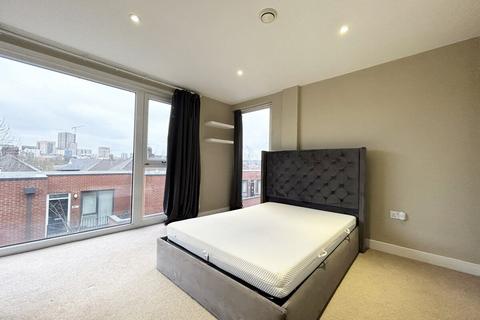 2 bedroom flat to rent, Zenith Close, LONDON