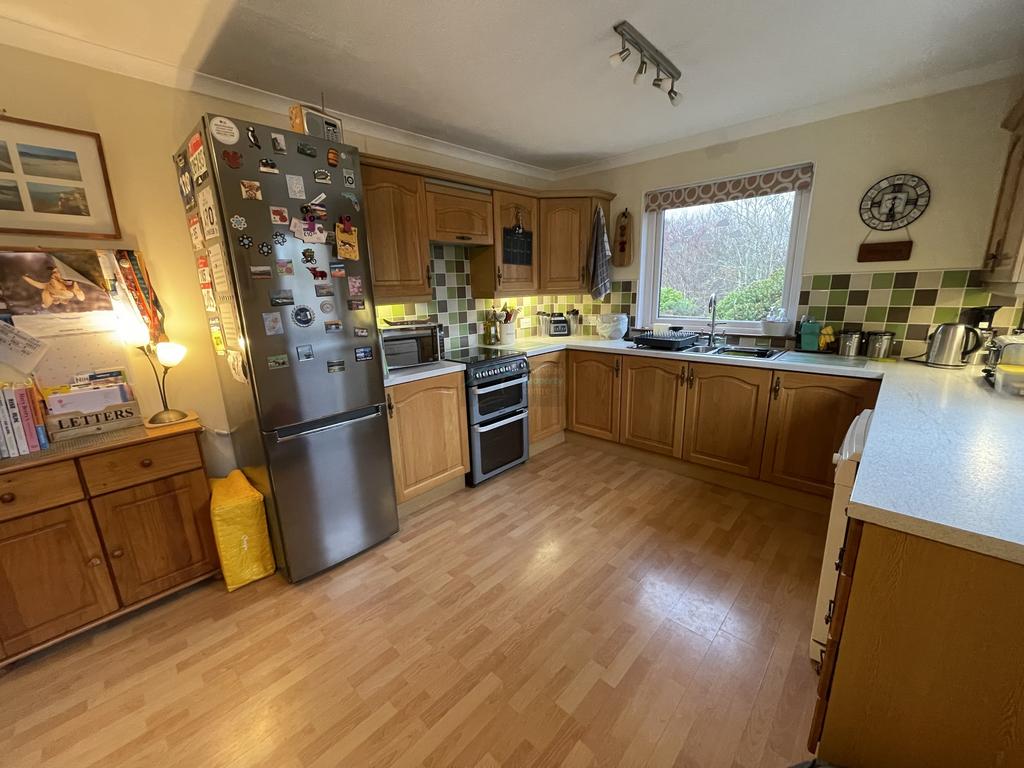 Kitchen b.JPG