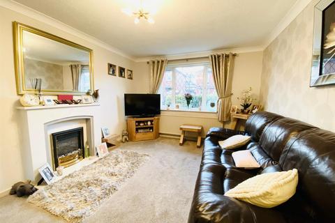 5 Heys Road, Ashton-under-lyne, OL6 6NZ
