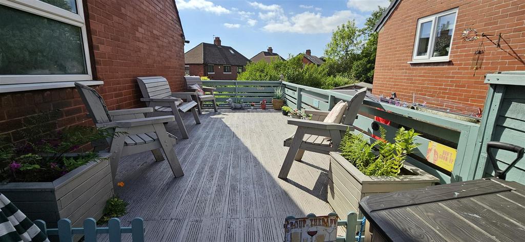 Decking summer photo 1.jpg