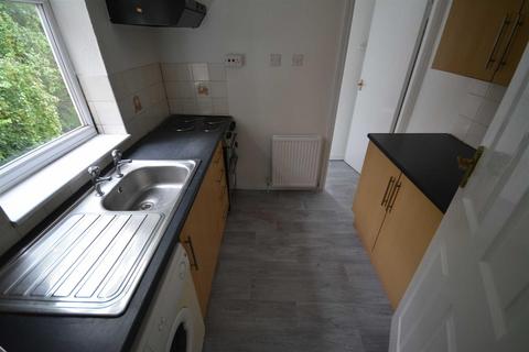 2 bedroom flat to rent, Prescott Lane, Kitt Green, Wigan, WN5 0HS