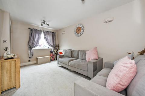 66 Watermills Close, Andover, SP10 2ND
