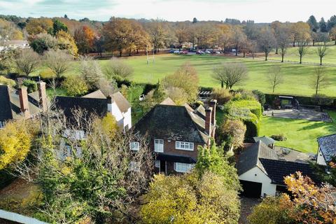 6 bedroom detached house for sale, Park Road, Surrey GU15