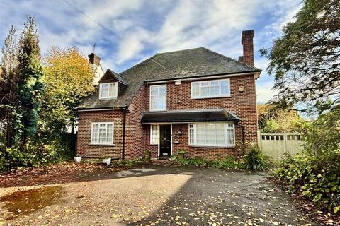 6 bedroom detached house for sale, Park Road, Surrey GU15