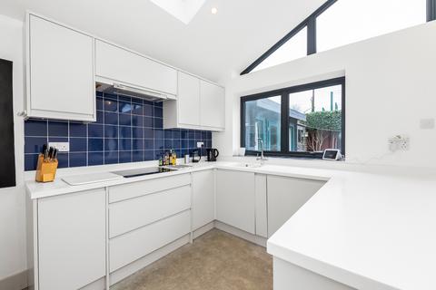 4 bedroom semi-detached house for sale, Pragnell Road, Lee, London