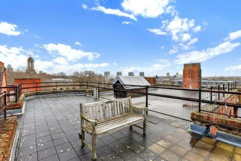 2 bedroom apartment to rent, CLAPHAM ROAD, SW9