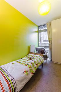 2 bedroom flat to rent, Caspian Apartments, Limehouse, London, E14